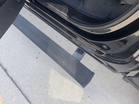 Used 2024 GMC Sierra 1500 AT4 w/ Technology Package image 11