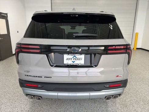 New 2026 Chevrolet Traverse Z71 w/ Enhanced Driving Package AWD/4WD image 4