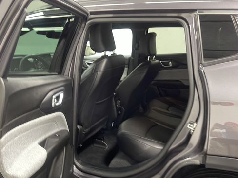 Used 2024 Jeep Compass Latitude AWD/4WD image 14