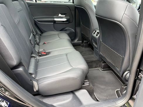 Used 2022 Mercedes-Benz GLB 250 image 32