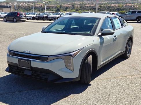 New 2026 Kia K4 FWD image 12