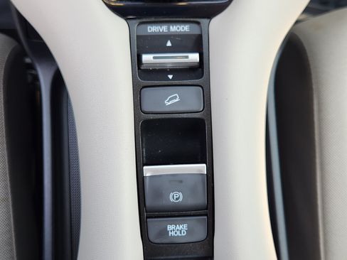 Certified 2024 Honda HR-V LX image 21