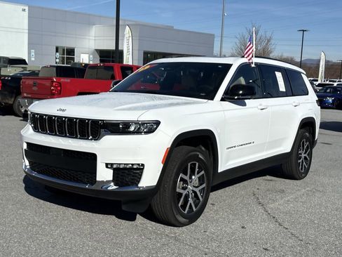 Used 2025 Jeep Grand Cherokee L Limited w/ Luxury Tech Group II image 6