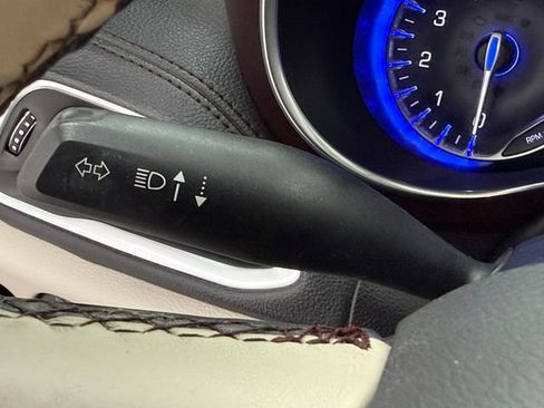 Used 2020 Chrysler Pacifica Limited FWD image 13