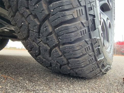 Certified 2022 Jeep Cherokee Latitude w/ Sun & Sound Group image 18