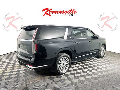 Used 2021 Cadillac Escalade ESV Premium Luxury w/ LPO, Illumination Package image 7