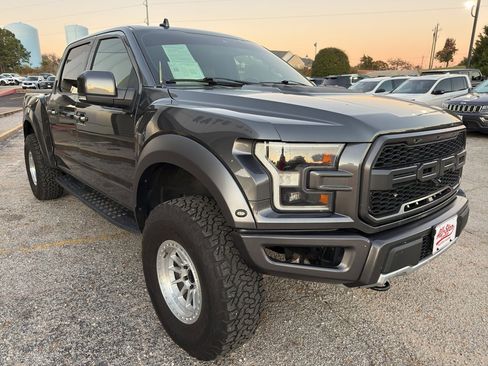 Used 2019 Ford F150 Raptor w/ Equipment Group 802A Luxury image 3