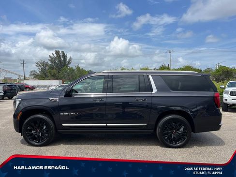 New 2026 GMC Yukon XL Denali w/ Denali Reserve Package AWD/4WD image 4