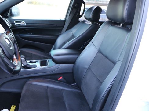 Used 2020 Jeep Grand Cherokee Altitude RWD image 26