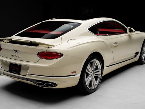 Used 2023 Bentley Continental GT Azure AWD/4WD image 33