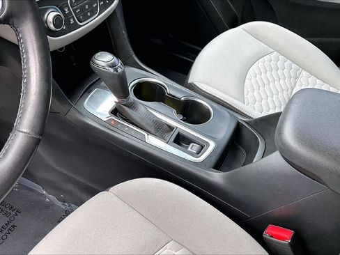 Used 2020 Chevrolet Equinox LT image 16