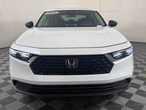Used 2025 Honda Accord SE image 9