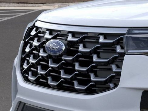 New 2026 Ford Explorer Platinum RWD image 17