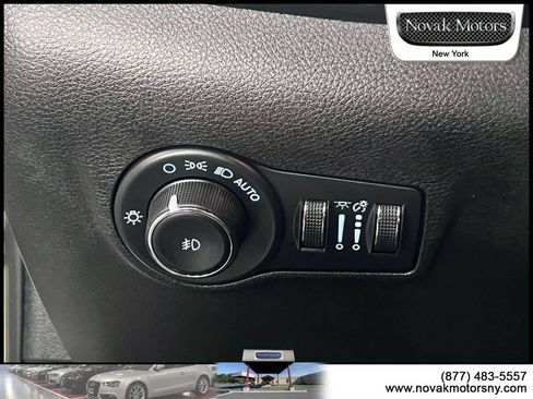 Used 2023 Jeep Compass Latitude AWD/4WD image 21