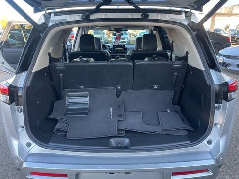 Certified 2025 Nissan Pathfinder SL w/ SL Premium Package image 13
