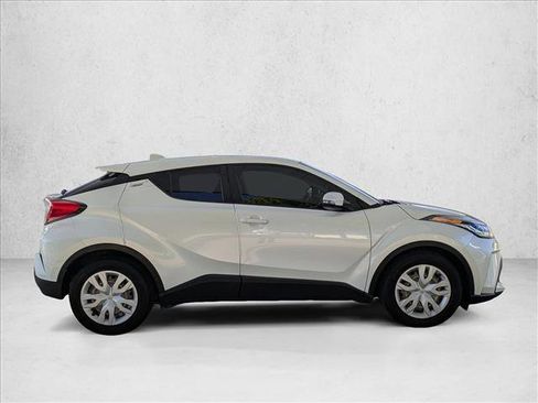 Used 2020 Toyota C-HR LE image 4