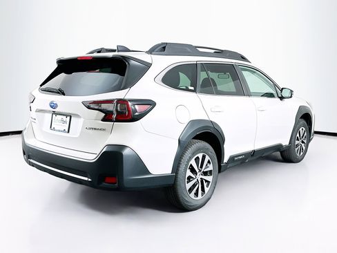 Used 2025 Subaru Outback Premium AWD/4WD image 9