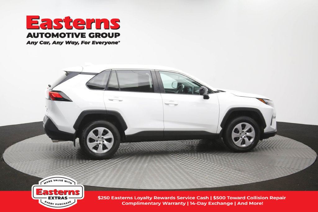 Used 2023 Toyota RAV4 LE AWD/4WD image 44