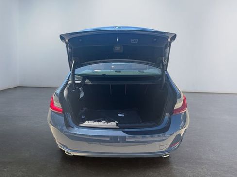 Used 2025 BMW 330i xDrive Sedan w/ Premium Package image 17