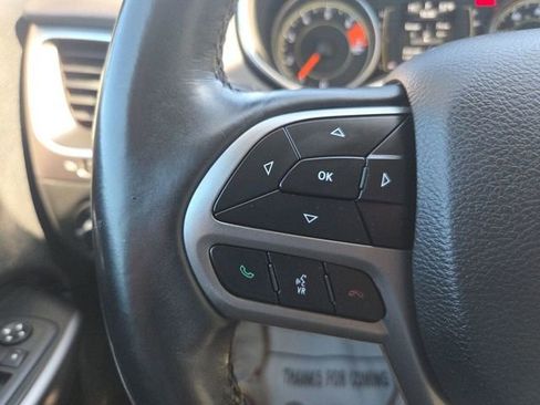 Used 2019 Jeep Cherokee Latitude Plus w/ Cold Weather Group AWD/4WD image 30