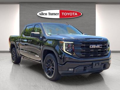 Used 2022 GMC Sierra 1500 Elevation w/ LPO, Elevation Black Package