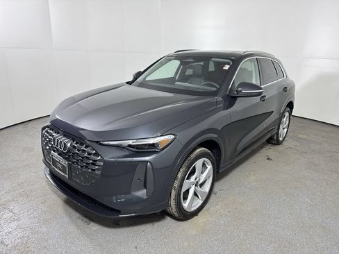 Used 2025 Audi Q5 Premium Plus w/ Premium Plus AWD/4WD image 25