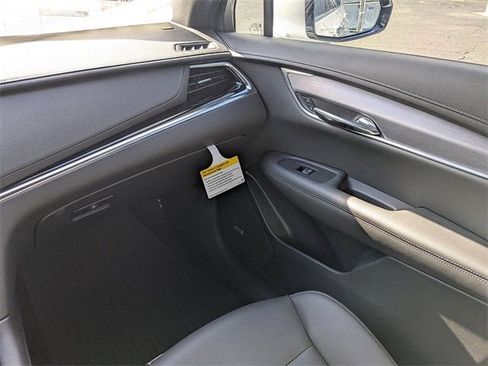 New 2025 Cadillac XT6 Luxury image 21