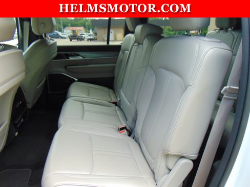 Certified 2025 Jeep Wagoneer 4WD image 31