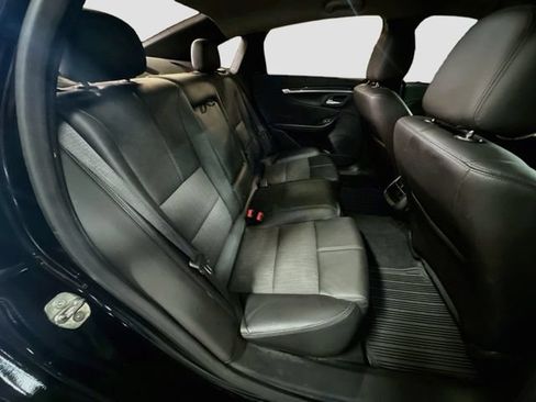 Used 2018 Chevrolet Impala LT FWD image 29