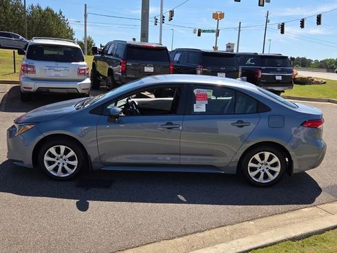 New 2026 Toyota Corolla LE FWD image 4