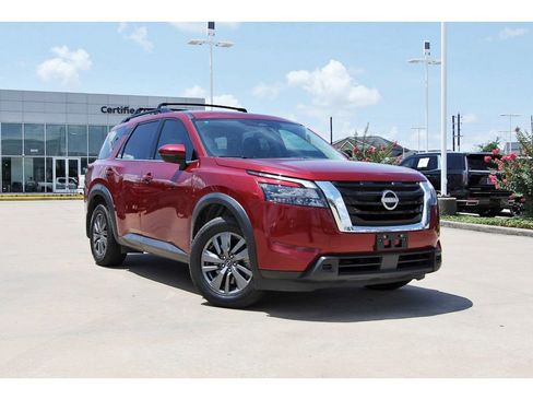 Used 2025 Nissan Pathfinder SV w/ SV Premium Package FWD image 1