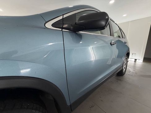 Used 2015 Honda CR-V LX image 3