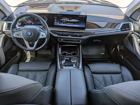 Used 2024 BMW X7 xDrive40i w/ Premium Package image 28