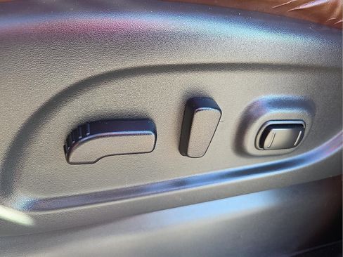 Used 2020 Nissan Titan Platinum Reserve image 15