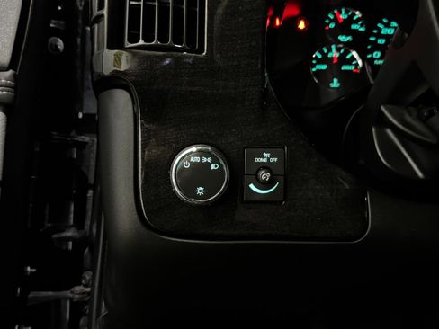 Used 2017 Chevrolet Express 2500 Extended RWD image 23