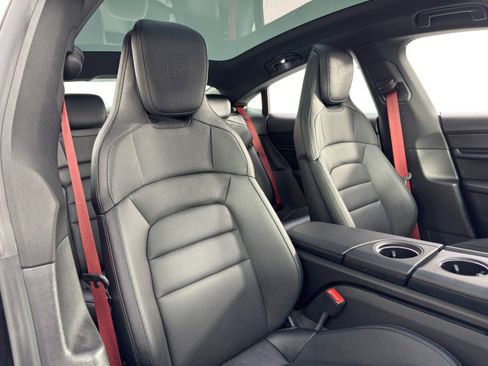 Used 2022 Porsche Taycan image 39