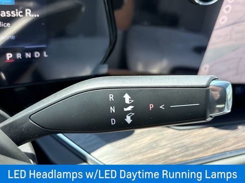 New 2025 Chevrolet Suburban Premier image 17