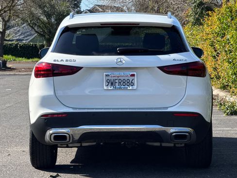 Certified 2026 Mercedes-Benz GLA 250 4MATIC image 4
