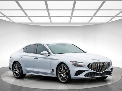 Used 2022 Genesis G70 3.3T image 5