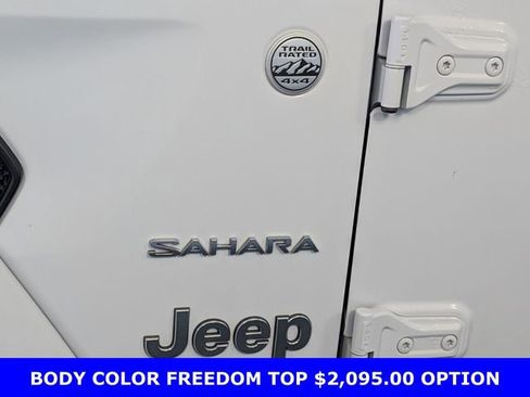 Used 2018 Jeep Wrangler Unlimited Sahara image 5
