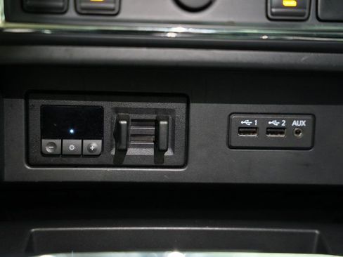 Used 2019 Nissan Titan PRO-4X image 27