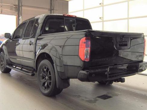 Used 2021 Nissan Frontier SV w/ Midnight Edition Floor Mats image 5