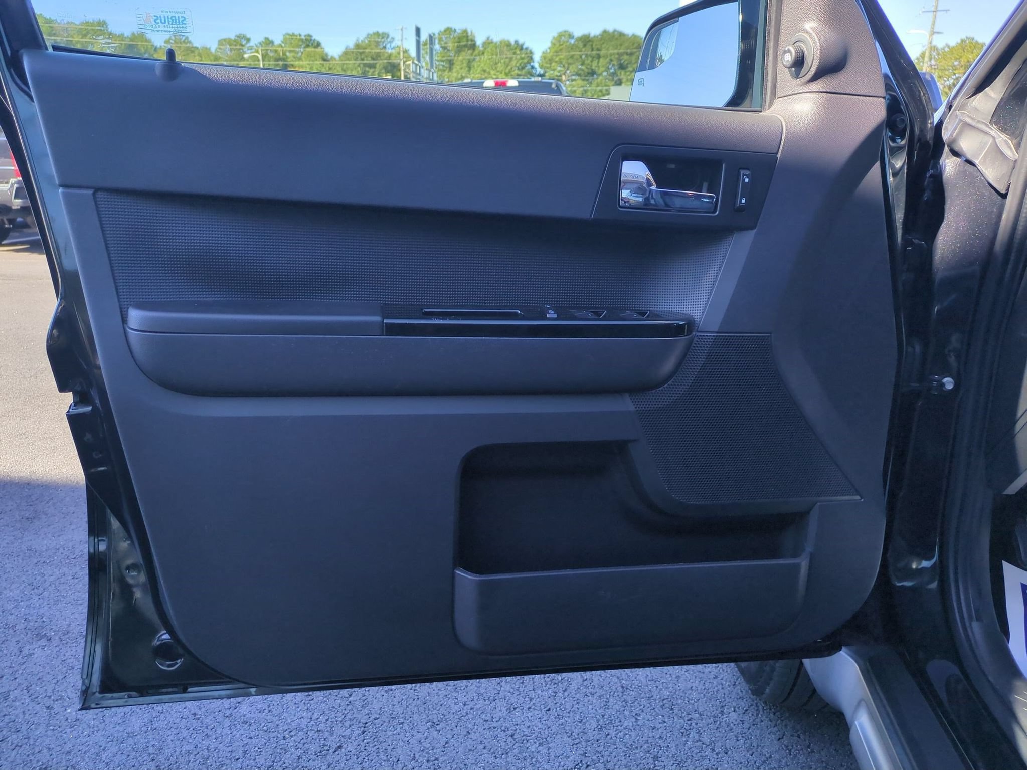 Used 2011 Ford Escape Limited w/ 302A Rapid Spec Order Code FWD image 11