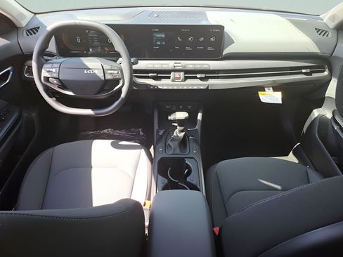 New 2025 Kia K4 FWD image 14