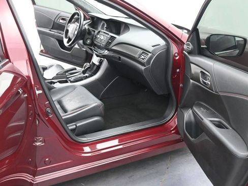 Used 2017 Honda Accord Sport Special Edition image 16