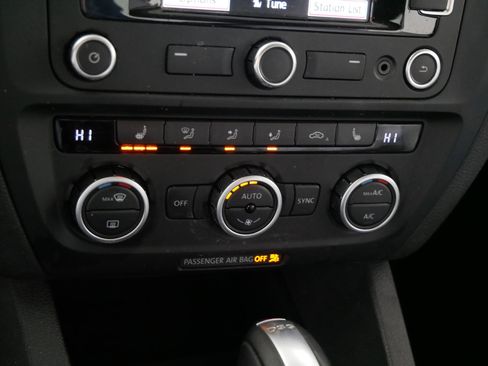 Used 2014 Volkswagen Jetta Hybrid Sedan image 23