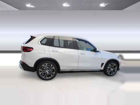 New 2026 BMW X5 xDrive50e image 20
