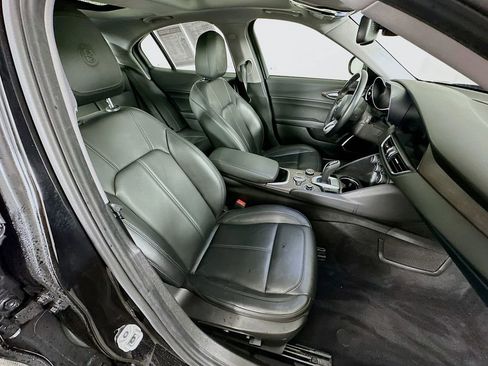 Used 2020 Alfa Romeo Giulia Ti w/ Active Blind Spot Package image 35