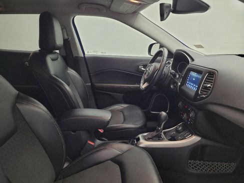 Used 2018 Jeep Compass Latitude w/ Popular Equipment Group AWD/4WD image 21