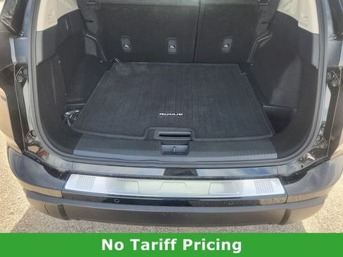 Certified 2025 Nissan Rogue SV image 30